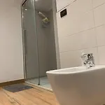 Center Large With Large Shower Apartamento