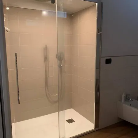 Center Large With Large Shower Apartamento *